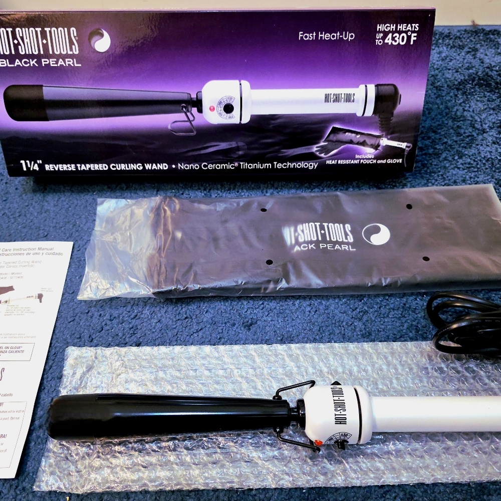 HOT SHOT TOOLS® BLACK PEARL™ 1¼” Reverse Tapered Curling Wand